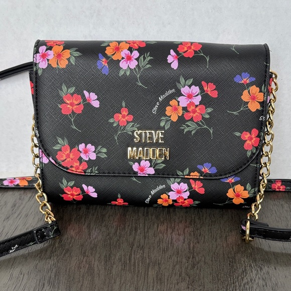 Steve Madden Handbags - Steve Madden Black Floral Crossbody Bag